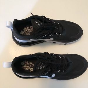 Nike air 70 react -black -never warn